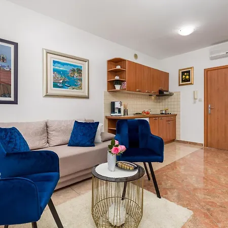 Light Summer With A Swimming Pool Apartment Opatija